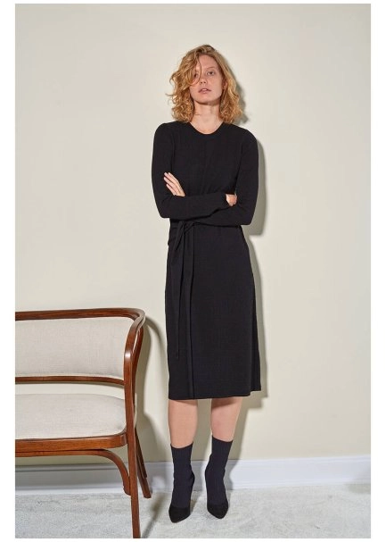 Belden Bağlamalı Uzun Siyah Triko Elbise - 2