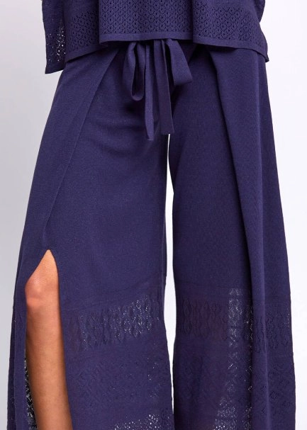 Bohemian Cropped Navy Knit Pants - 7