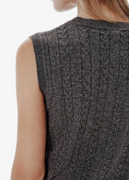 Cable Knit Detail Grey Vest - 4