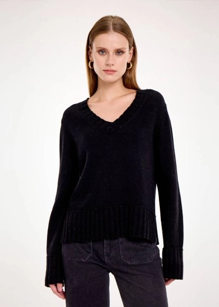 CASHMERE BLEND V NECK BLACK SWEATER - 1