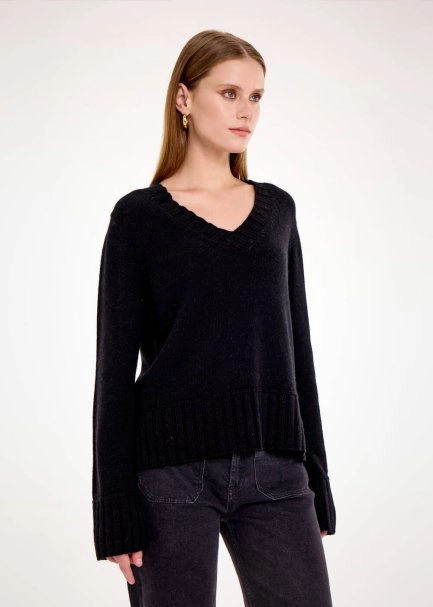 CASHMERE BLEND V NECK BLACK SWEATER - 4