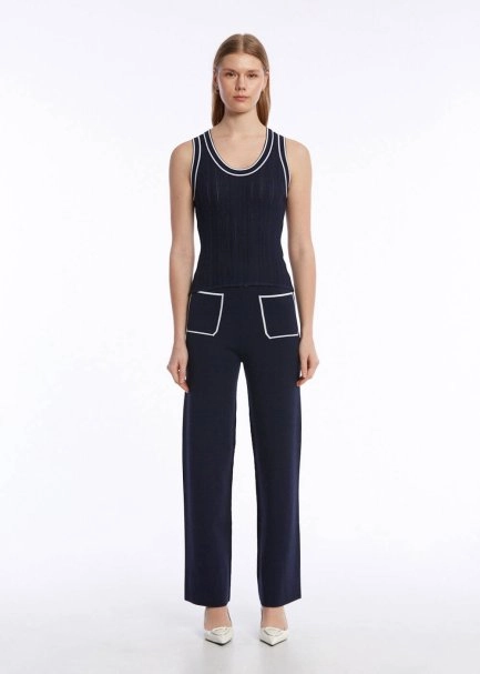 CONTRAST DETAILED NAVY KNIT TOP - 2