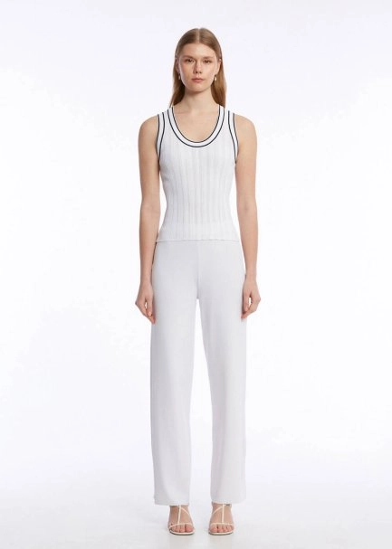 CONTRAST DETAILED WHITE KNIT TOP - 2