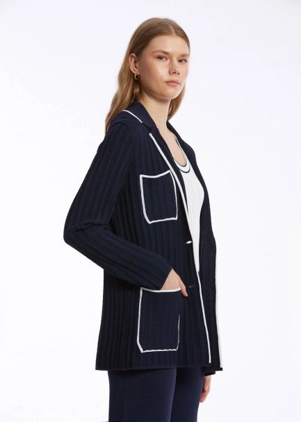 CONTRAST STRIPED NAVY KNIT JACKET - 4