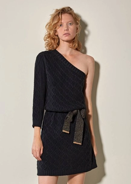 Cross Cut Shoulder Black Knit Dress With Belt - 5