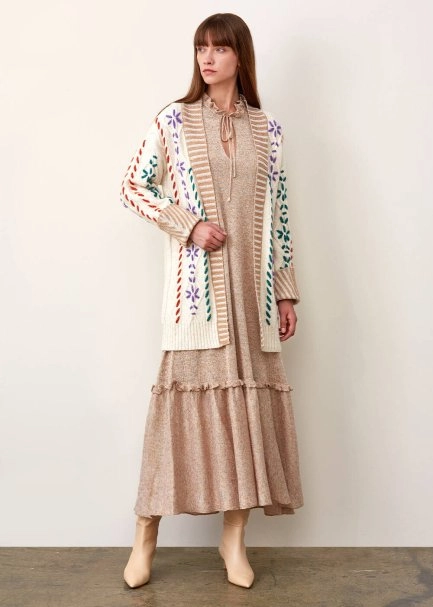 El İşlemeli Bej Yün Triko Hırka - 2