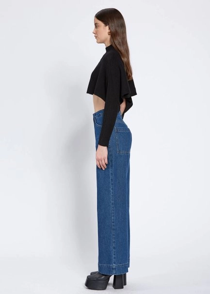 Flowing Short Black Knit Top - 4