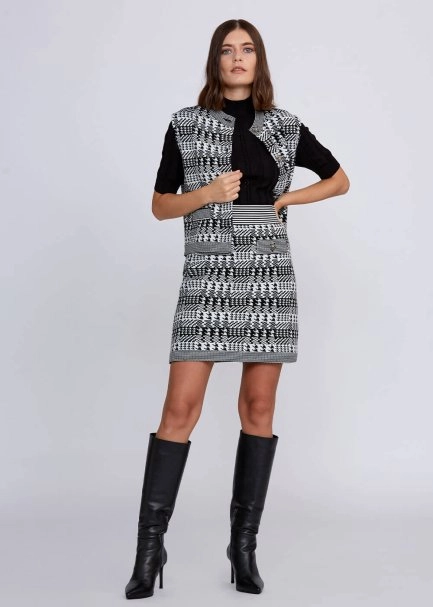 Houndstooth Patterned Black-White Knit Skirt - 5