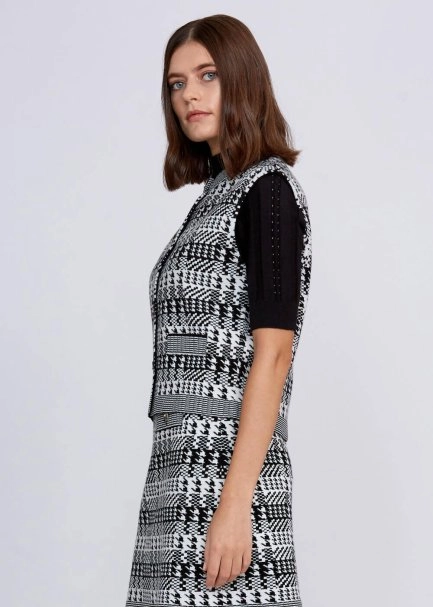 Houndstooth Patterned Black White Knit Vest - 4