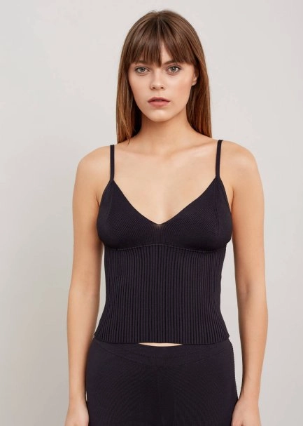 İp Askılı Siyah Kısa Triko Üst - 7