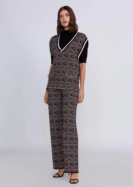 Jacquard Detailed Jeweled Button Knit Vest - 6