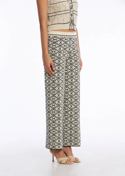 Jakar Desenli Siyah Triko Pantolon - 3