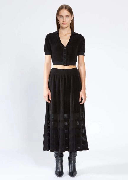 JEWEL BUTTON DETAILED BLACK CROP KNIT TOP - 2