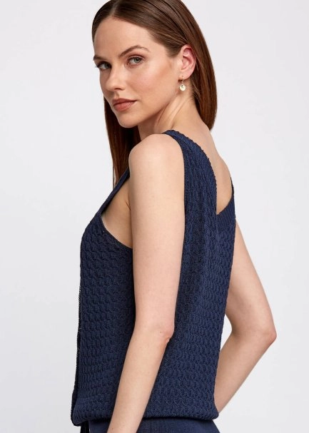 Örgü Detaylı Düğmeli Kolsuz Lacivert Triko Üst - 7