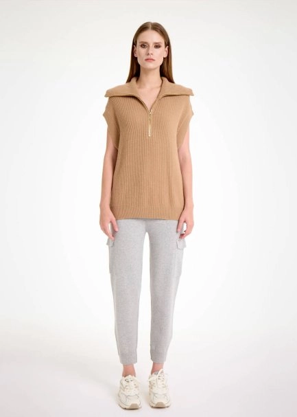 OVERSIZE CAMEL KNIT VEST - 2