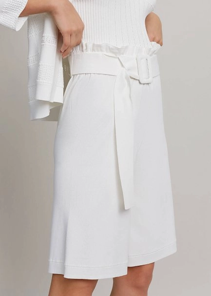 Paper-Bag White Knit Bermuda Shorts - 7