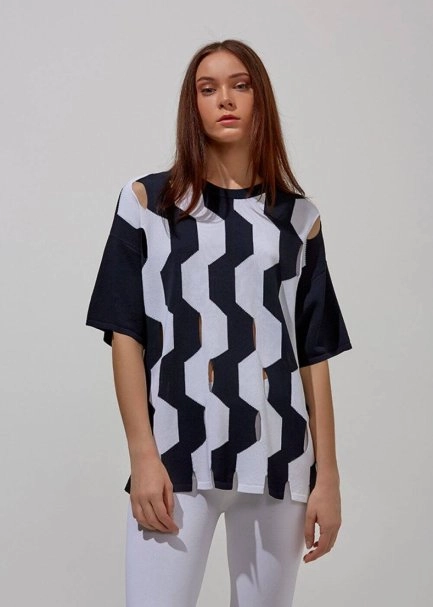 Pencereli Desenli Lacivert Triko Üst - 1