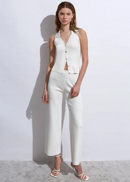 Polo Yaka Dar Kesim Beyaz Triko Üst - 2