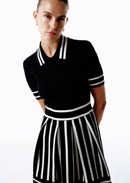 Siyah Beyaz Kontrast Çizgili Pileli Triko Elbise - 1