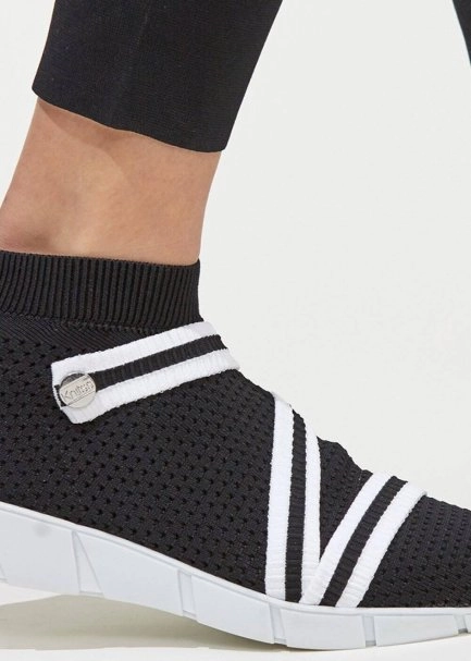 STRIPED BLACK KNIT SNEAKERS - 7