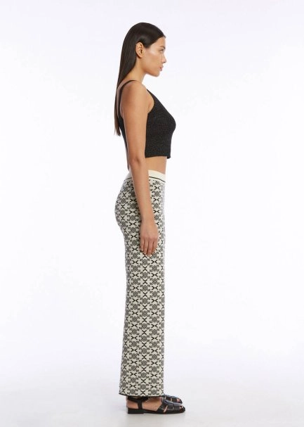 V NECK BLACK CROP KNIT TOP - 4