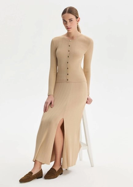 Yırtmaç Detaylı Bej Triko Etek - 1