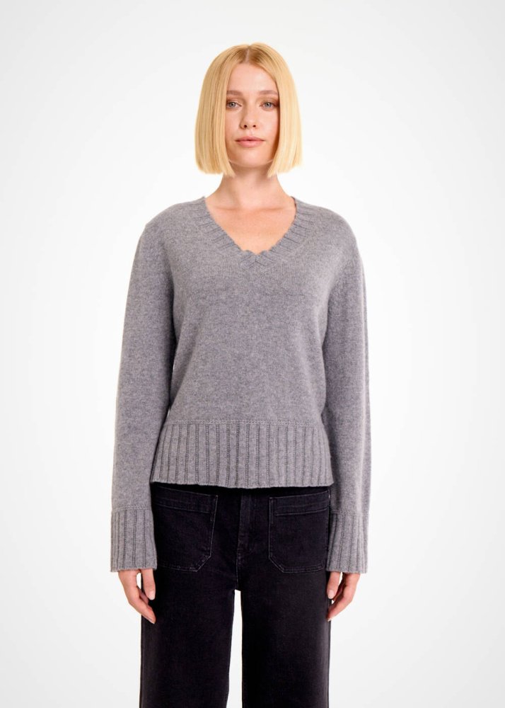 KNITSS - CASHMERE BLEND V NECK MID GREY SWEATER