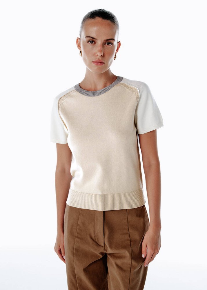 KNITSS - CONTRAST DETAILED KNIT TOP