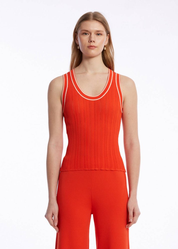 KNITSS - CONTRAST DETAILED LOBSTER KNIT TOP