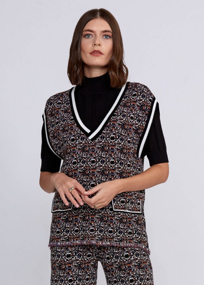 KNITSS - Jacquard Detailed Jeweled Button Knit Vest
