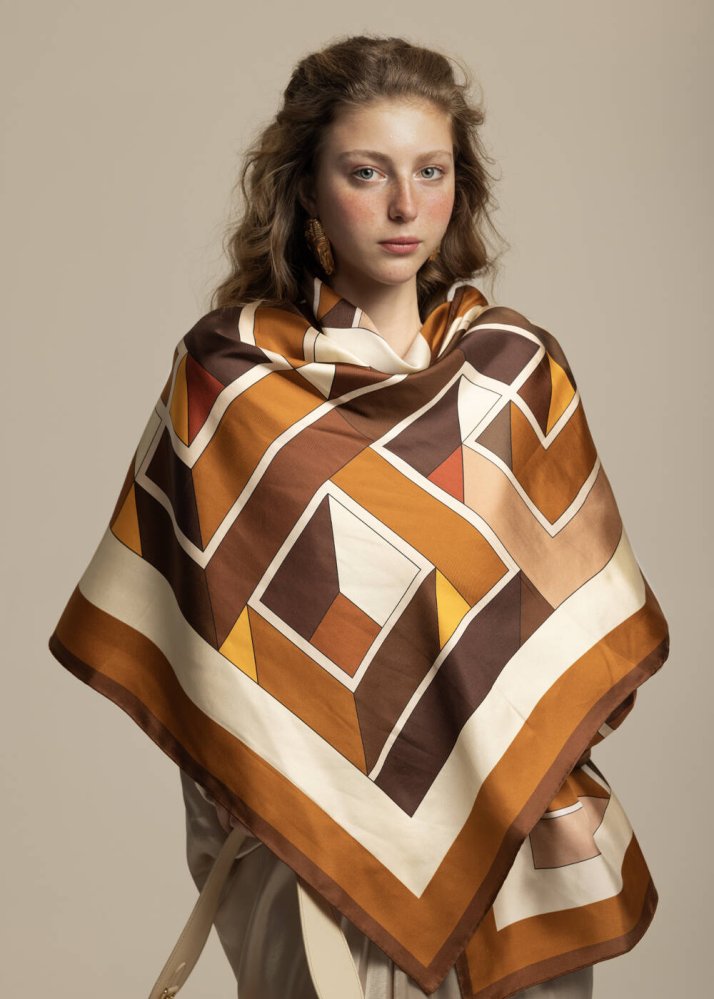 PHERAHS - LABYRINTH PATTERN PHERAHS LOGOED PURE SILK SCARF
