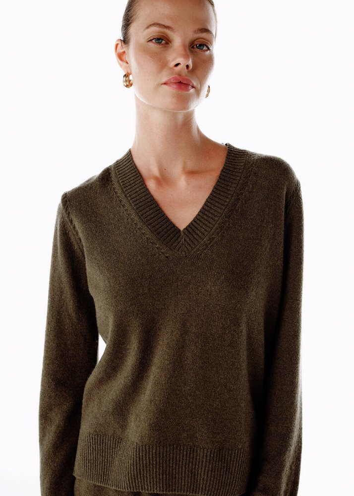 KNITSS - OLIVESTONE V NECK CASHMERE SWEATER