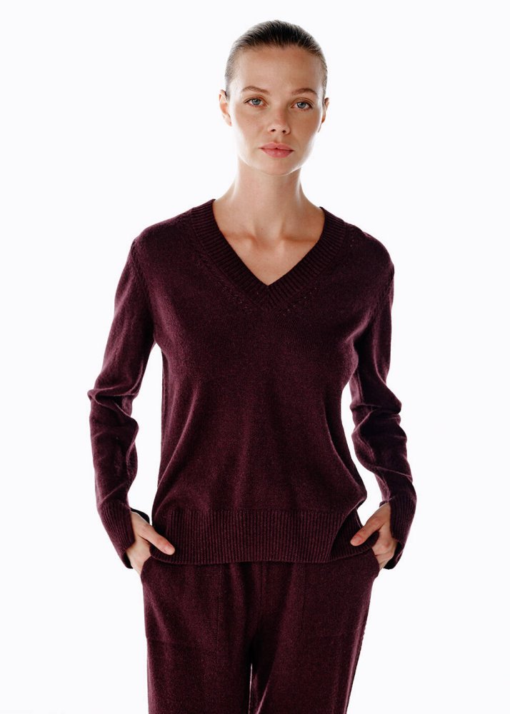 KNITSS - PLUM V NECK CASHMERE SWEATER