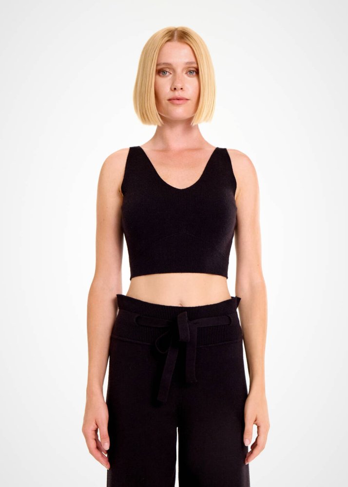 KNITSS - V NECK CROP BLACK KNIT TOP